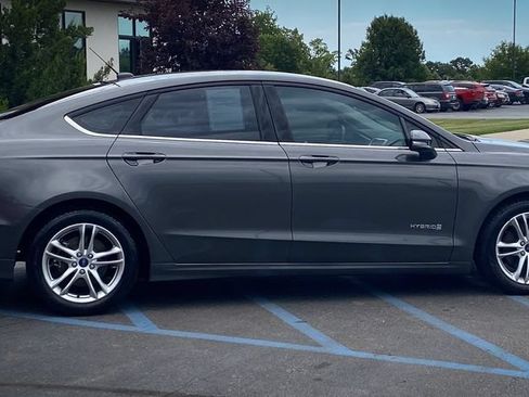 Used 2016 Ford Fusion SE FWD image 14