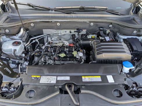 Used 2024 Volkswagen Atlas SE image 30