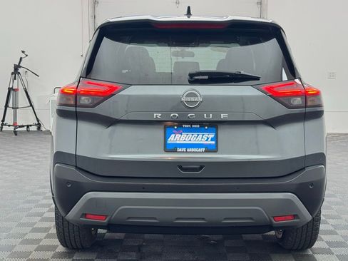 Used 2023 Nissan Rogue S image 7