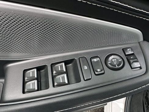 Used 2025 Acura MDX SH-AWD w/ Advance Package image 18
