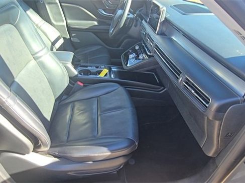 Used 2022 Lincoln Corsair FWD w/ Premium Package image 32