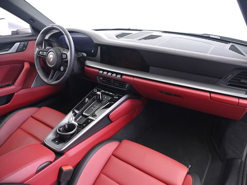 Used 2025 Porsche 911 Carrera image 18