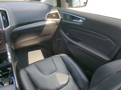 Certified 2019 Ford Edge Titanium FWD image 15