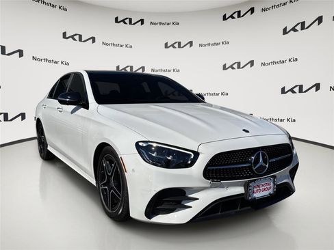 Used 2022 Mercedes-Benz E 350 4MATIC Sedan w/ AMG Line Exterior image 5