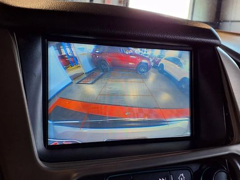 Used 2018 GMC Yukon Denali w/ Denali Ultimate Package AWD/4WD image 18