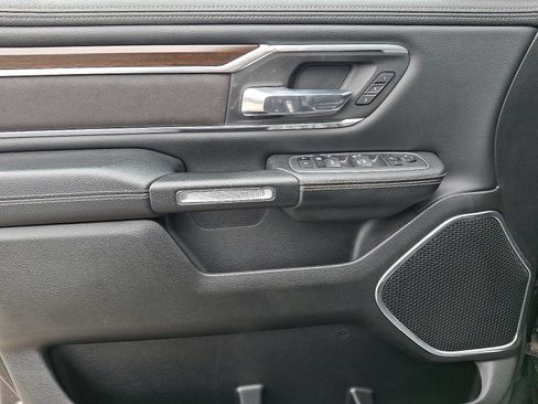 Used 2022 RAM 1500 Laramie AWD/4WD image 12