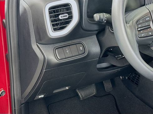 Certified 2023 Hyundai Venue Limited w/ Cargo Package image 10