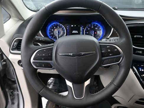 Used 2024 Chrysler Voyager LX image 30