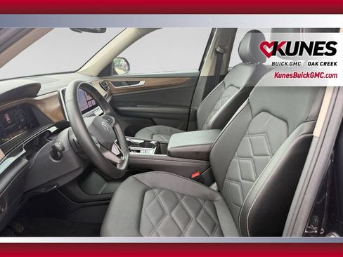 Used 2025 Volkswagen Atlas SE FWD image 22