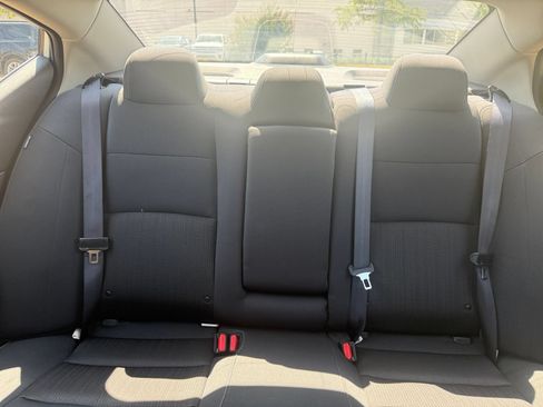 Used 2025 Nissan Altima 2.5 SV FWD image 39