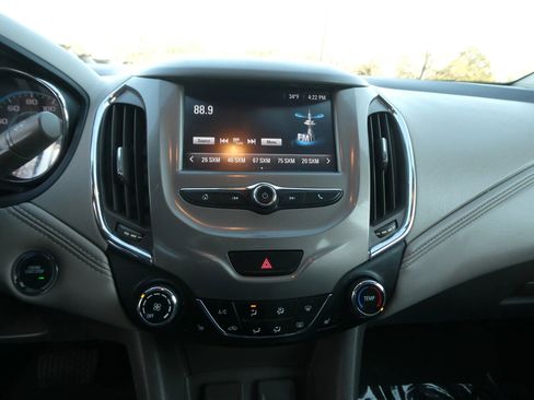 Used 2017 Chevrolet Cruze Premier image 20