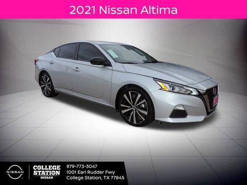Certified 2021 Nissan Altima 2.5 SR w/ SR Premium Package image 1