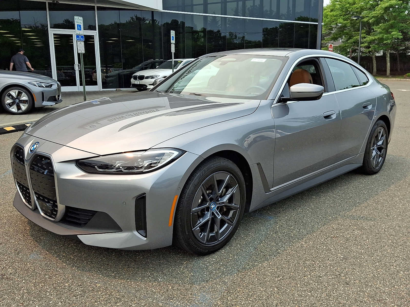 Used 2024 BMW i4 eDrive40 w/ Premium Package RWD image 3