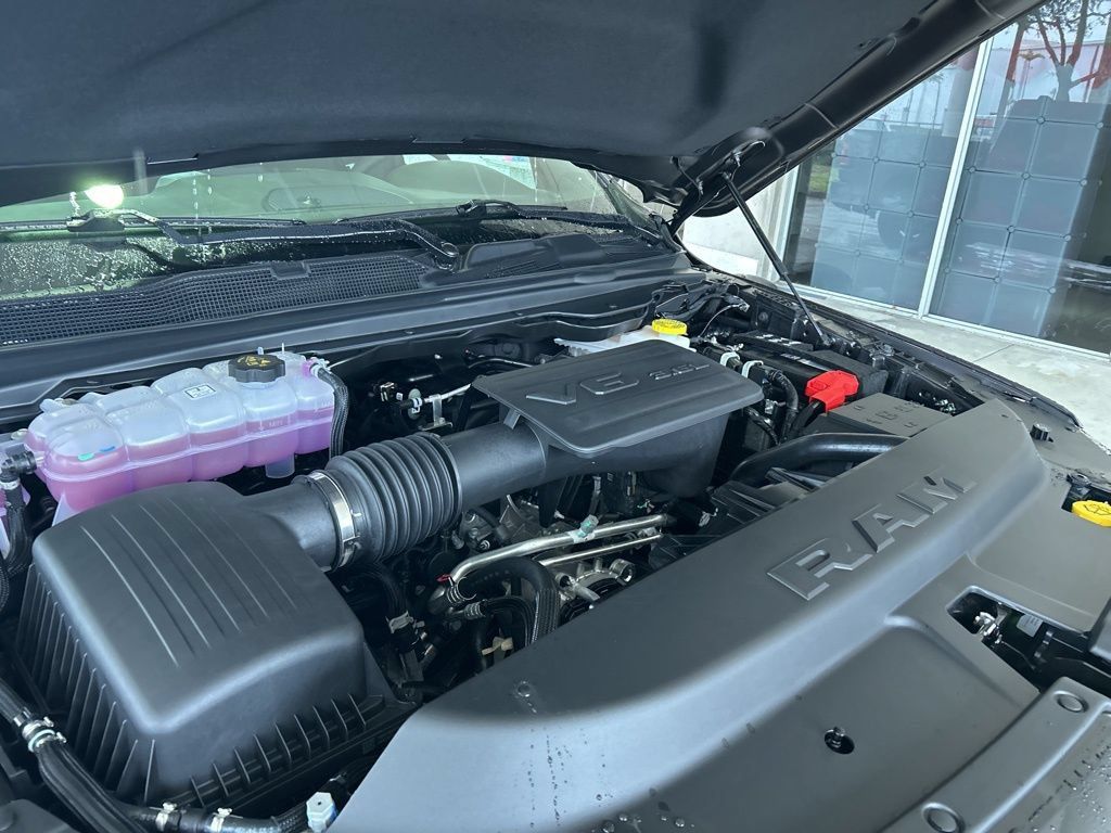 New 2025 RAM 1500 Tradesman AWD/4WD image 11