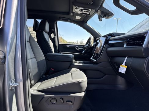 New 2026 GMC Yukon XL Elevation w/ Elevation Premium Package AWD/4WD image 32