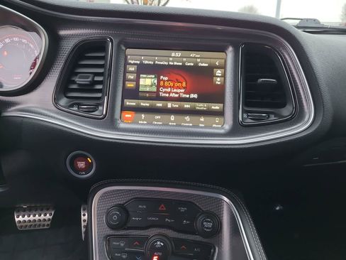 Used 2019 Dodge Challenger SRT Hellcat image 24