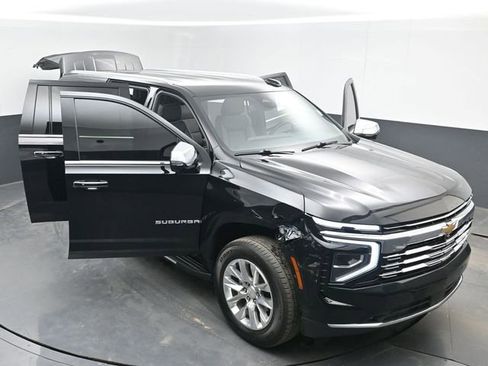 Used 2025 Chevrolet Suburban Premier AWD/4WD image 51