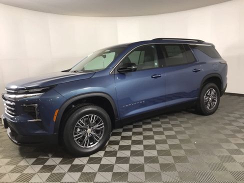 New 2026 Chevrolet Traverse LT w/ Driver Confidence Package image 3