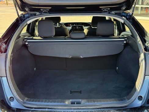 Used 2019 Toyota Prius LE image 9