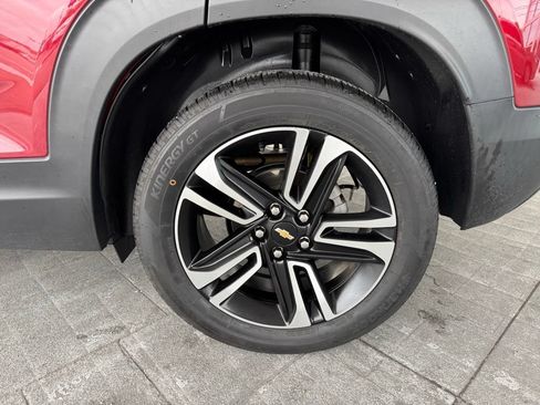 Used 2024 Chevrolet TrailBlazer LT w/ LT Cold Weather Package FWD image 4