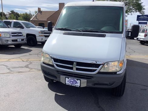 Used 2003 Dodge Sprinter 2500 RWD image 6