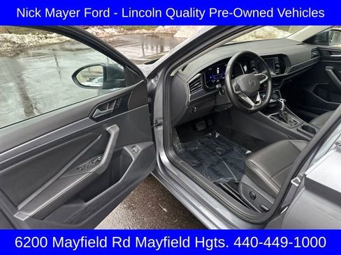 Used 2023 Volkswagen Jetta SE image 21