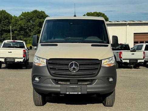 Used 2022 Mercedes-Benz Sprinter 2500 image 8