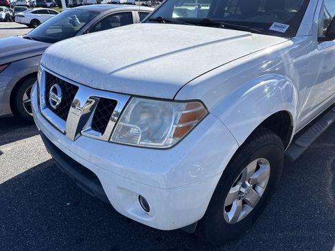 Used 2013 Nissan Frontier SV w/ SV Value Truck Pkg image 6
