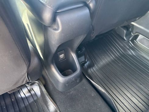 Used 2018 Honda HR-V EX image 32