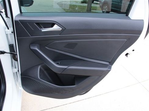 Used 2020 Volkswagen Jetta R-Line w/ R-Line Cold Weather Package image 32