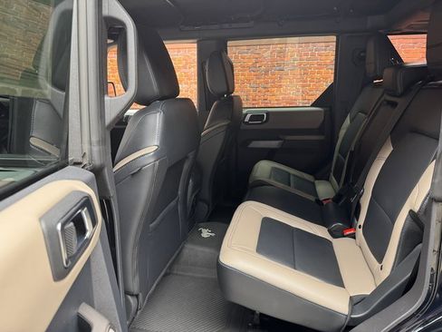 Used 2022 Ford Bronco Wildtrak image 23