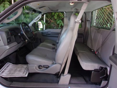 Used 2004 Ford F250 2WD SuperCab Super Duty image 13