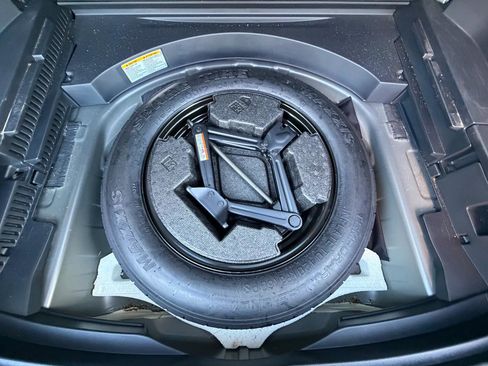 Used 2024 Toyota RAV4 LE image 28