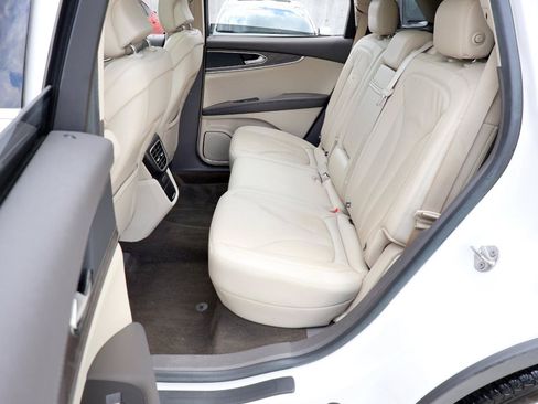 Used 2019 Lincoln Nautilus Select FWD image 21