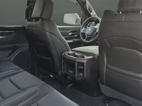 Used 2025 RAM 1500 Laramie AWD/4WD image 26