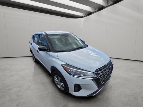 Used 2023 Nissan Kicks S image 14