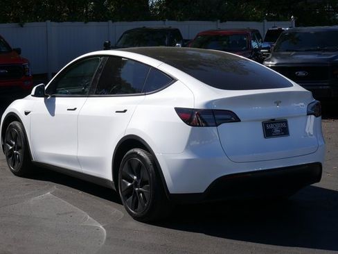Used 2025 Tesla Model Y Long Range image 10