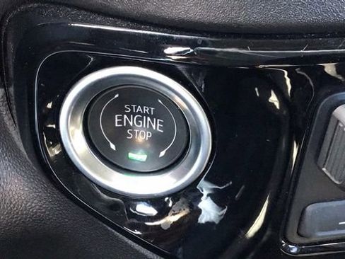 Used 2025 Chevrolet Silverado 2500 LT w/ Convenience Package image 23