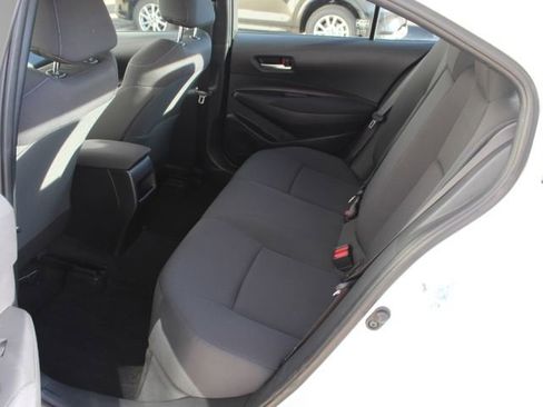 Used 2021 Toyota Corolla LE image 29