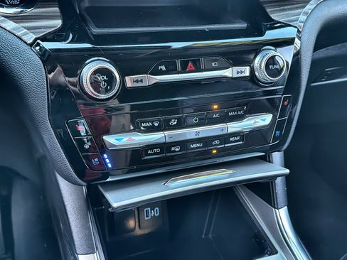 Used 2023 Ford Explorer Limited RWD image 19