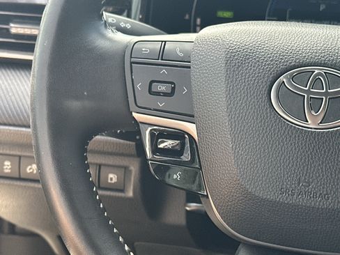 Used 2025 Toyota Camry SE w/ Convenience Package AWD/4WD image 18