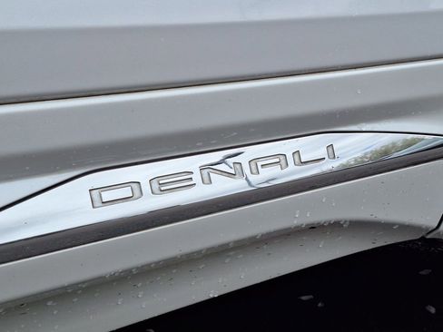 Used 2023 GMC Terrain Denali image 32