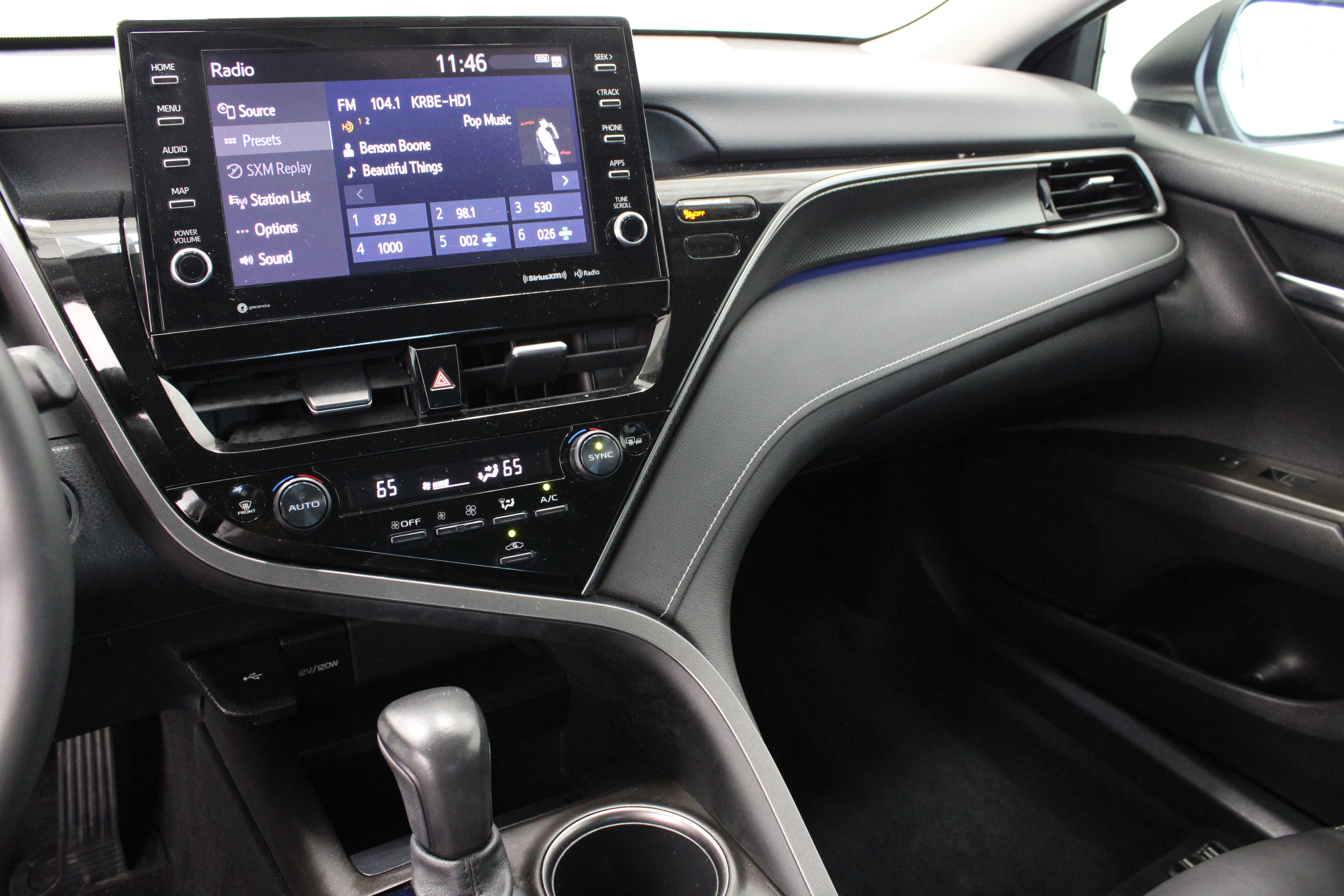 Used 2023 Toyota Camry XSE FWD image 16
