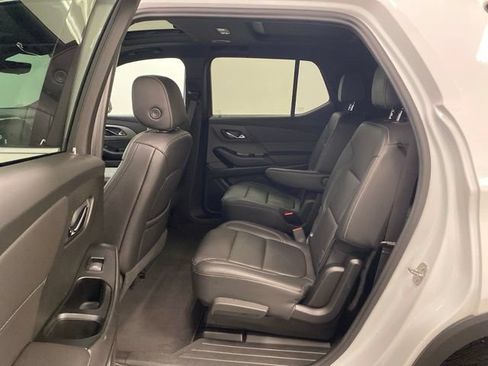 Used 2023 Chevrolet Traverse LT w/ LT Premium Package AWD/4WD image 21
