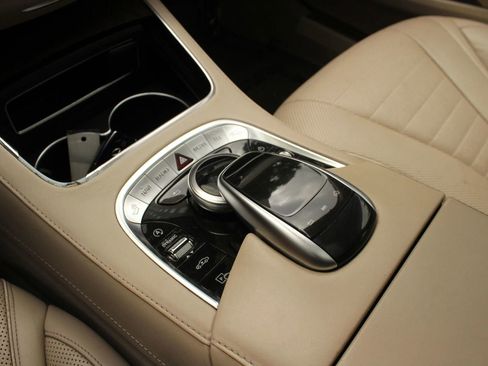 Used 2019 Mercedes-Benz S 560 4MATIC Sedan w/ Premium Package image 30