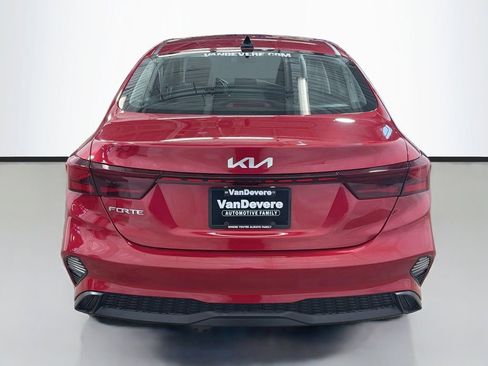 Used 2022 Kia Forte LXS FWD image 9