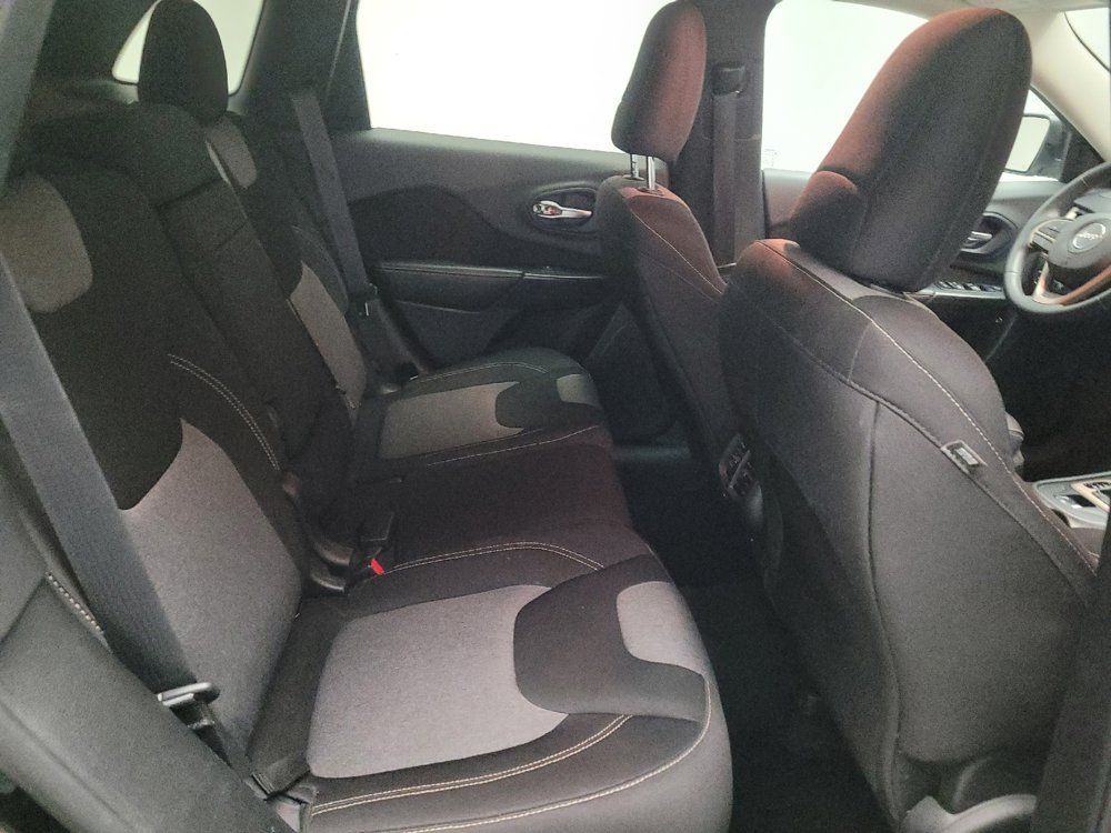 Used 2014 Jeep Cherokee Latitude w/ Cold Weather Group AWD/4WD image 19