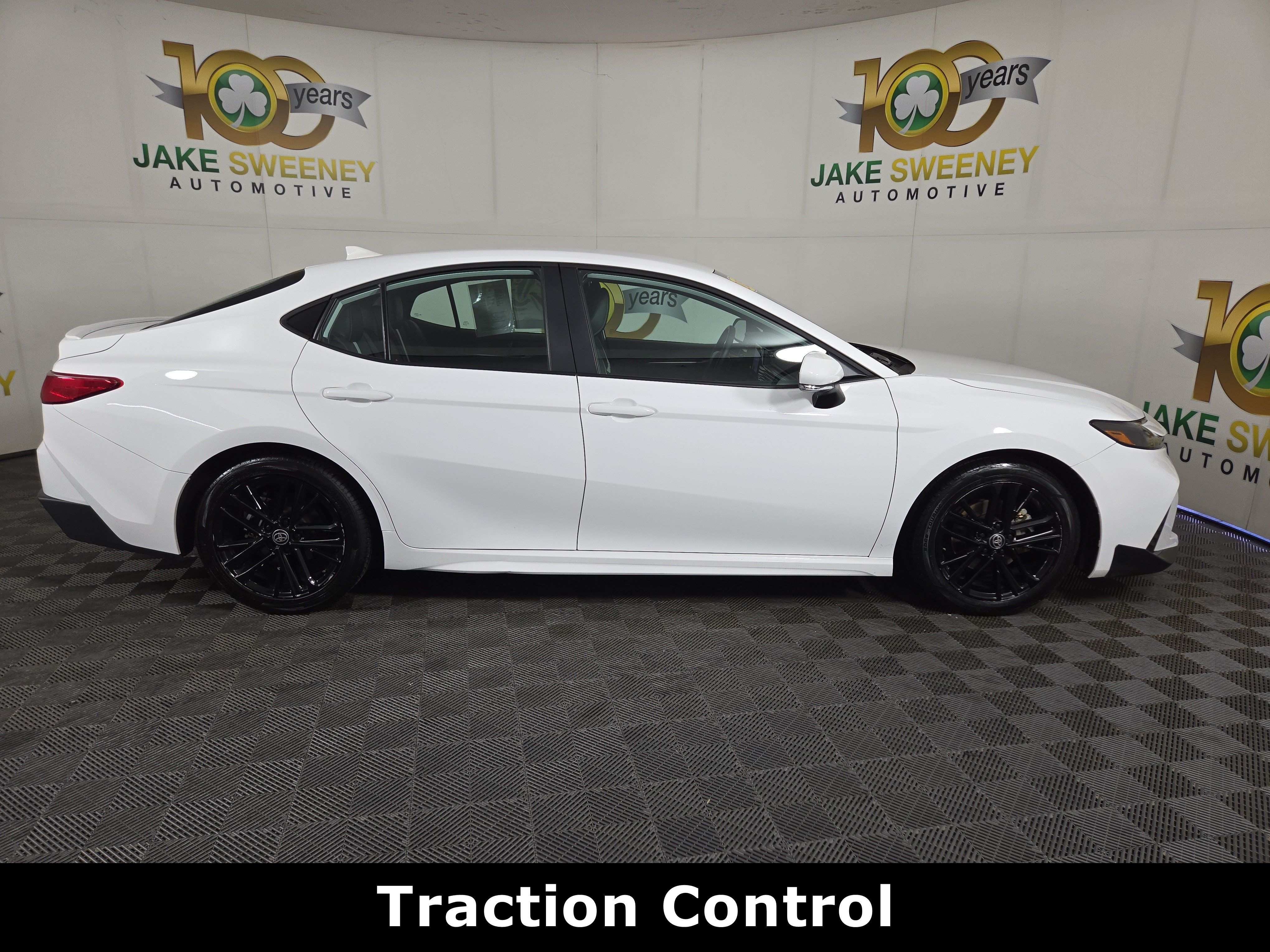 Used 2025 Toyota Camry SE FWD image 10