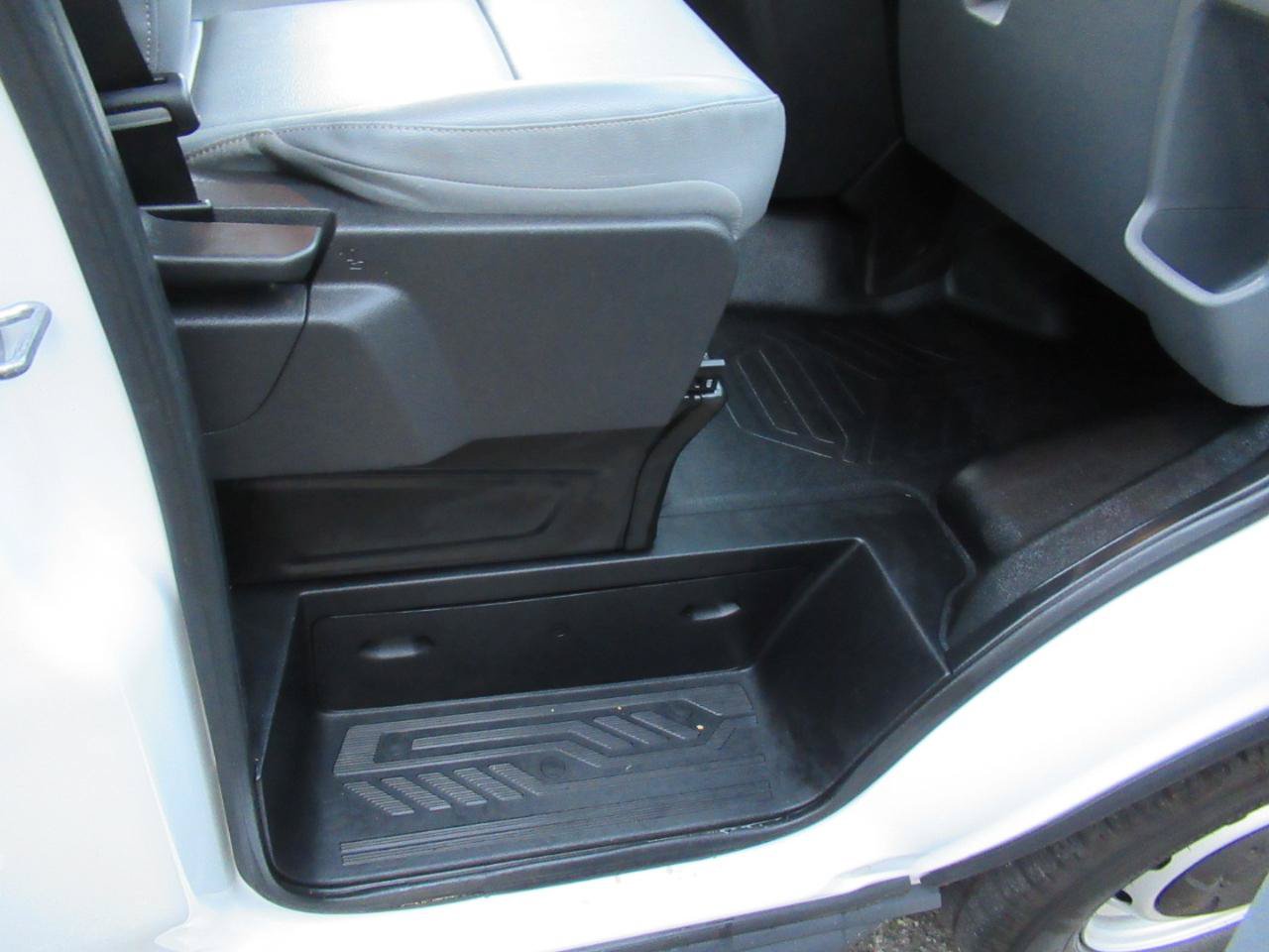 Used 2018 Ford Transit 150 130 Low Roof RWD image 7