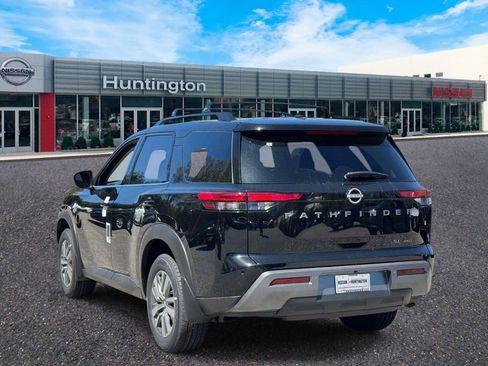 New 2026 Nissan Pathfinder SL w/ Cargo Package AWD/4WD image 4